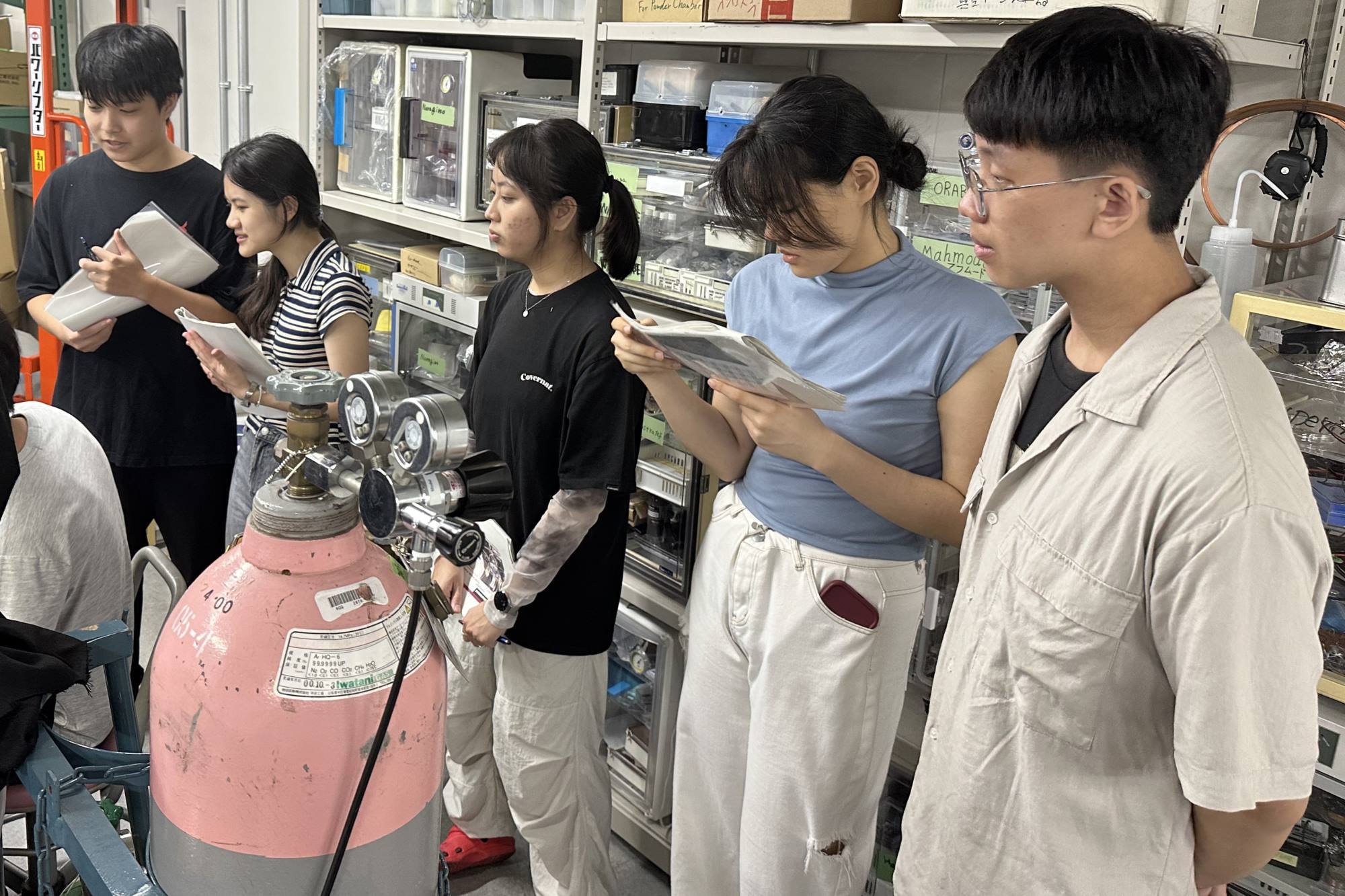 Faculty and students from the Department of Materials Science participate in hands-on learning at Kyushu University’s Plasma Science Laboratory