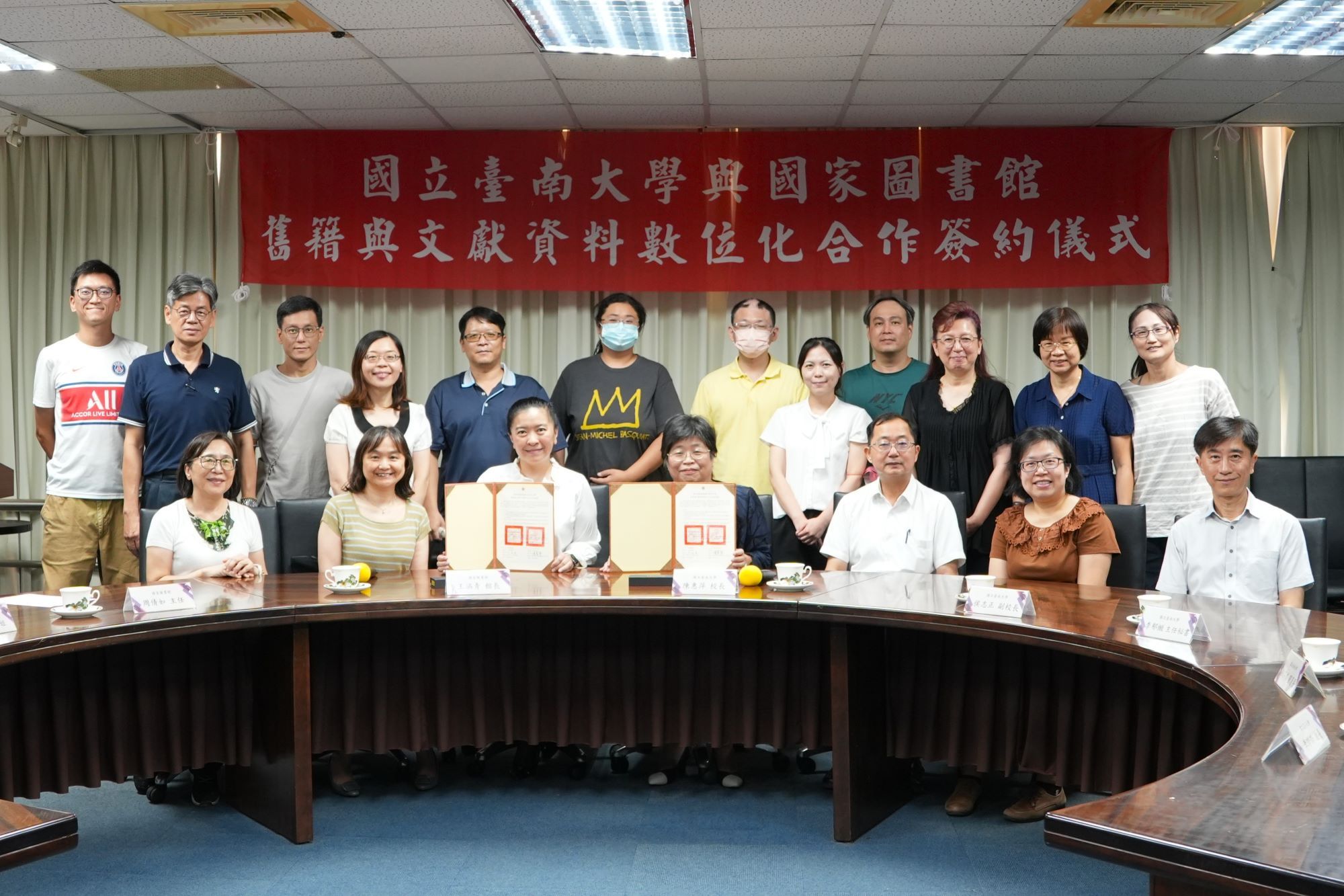 0625南大與國圖合作啟動舊籍數位化 珍藏文獻將向全球開放.jpg
